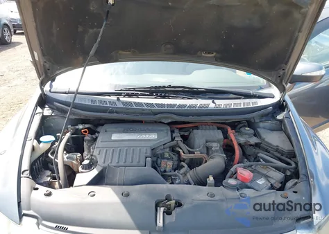 2011 Honda Civic Hybrid from USA, damaged, VIN JHMFA3F28BS000268